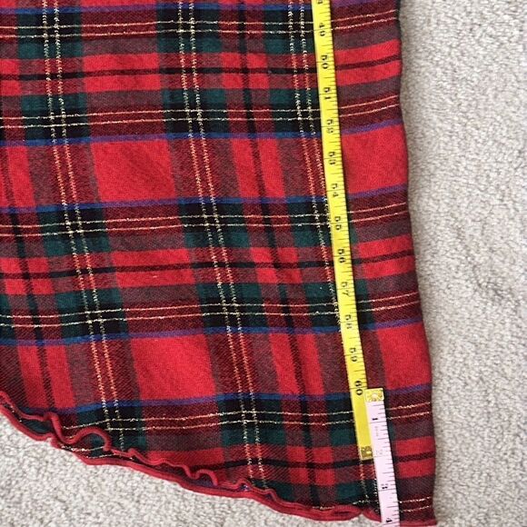 Tartan Plaid Round Tablecloth with Tasseled Runner! - Picture 9 of 11